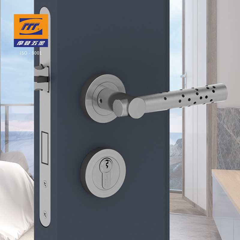 CALIFORNIA｜B142-404